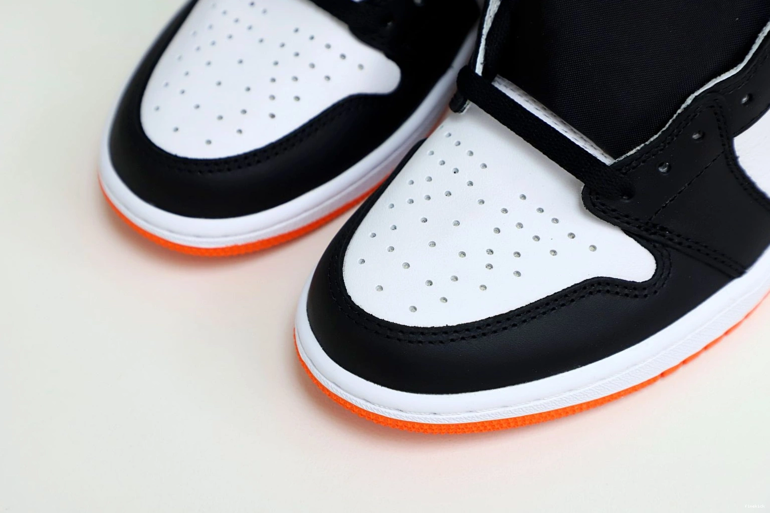 Electro Retro Air Jordan 1 Orange' High OG 0806